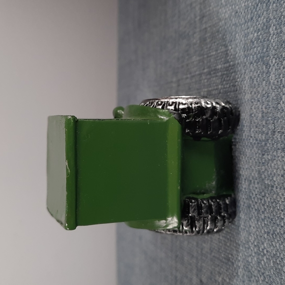 Fairy Garden Barn Tractor Set Metal Resin Indoor Outdoor Imagination Playtime - Picture 5 of 16